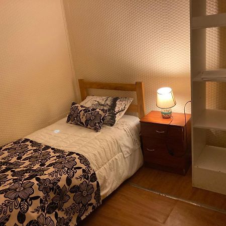 Hostal Hellen ปวยร์โตนาตาเลส ภายนอก รูปภาพ