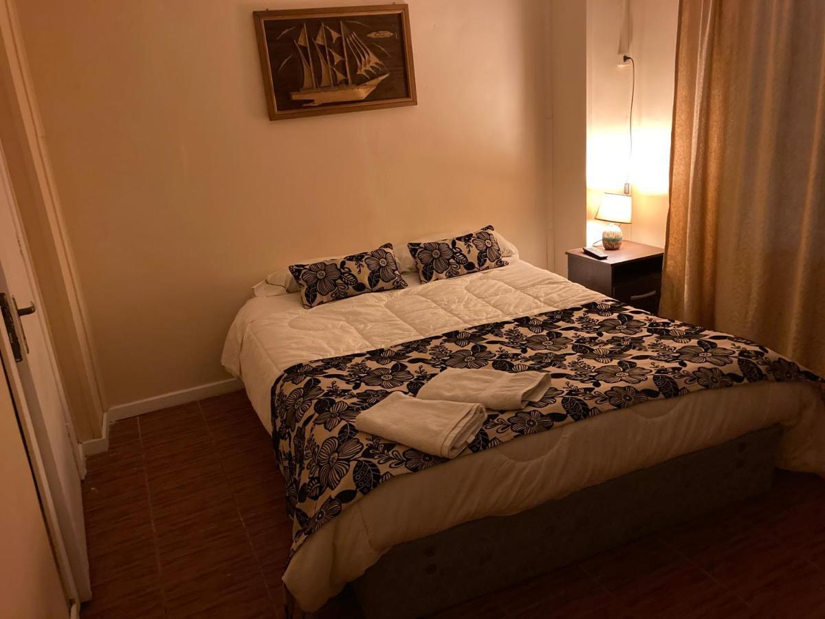 Hostal Hellen ปวยร์โตนาตาเลส ภายนอก รูปภาพ