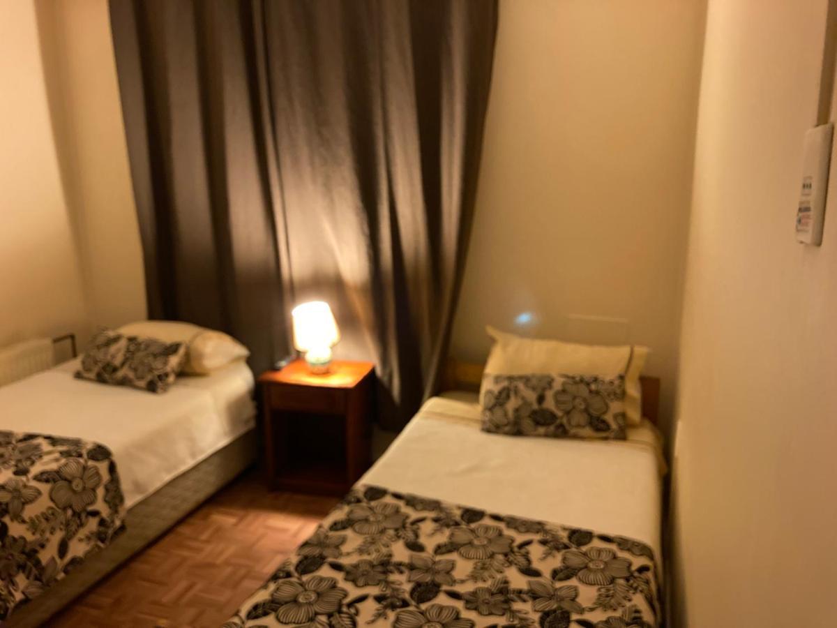 Hostal Hellen ปวยร์โตนาตาเลส ภายนอก รูปภาพ