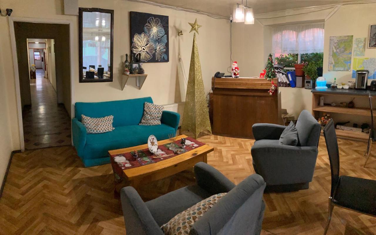 Hostal Hellen ปวยร์โตนาตาเลส ภายนอก รูปภาพ